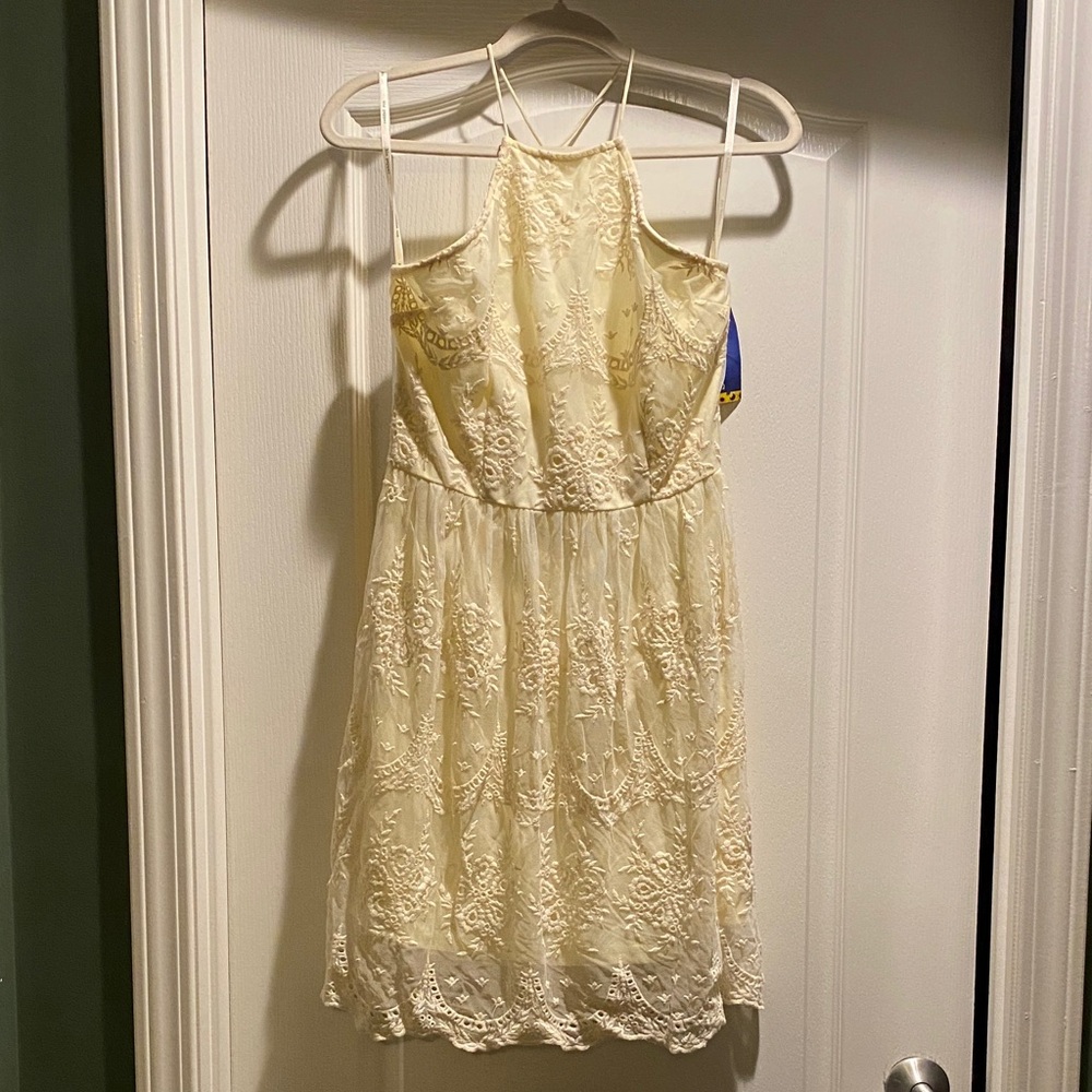 Blu Pepper Cream Lace Midi Dress